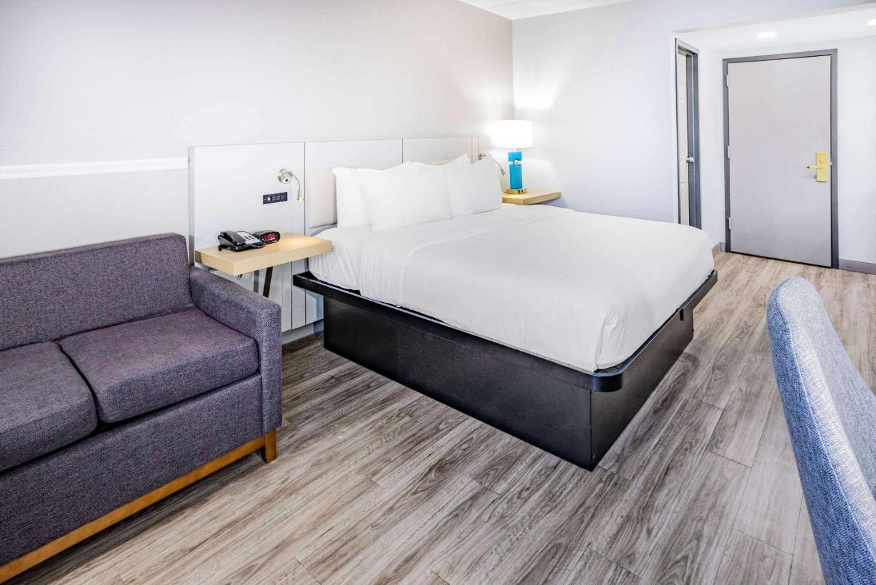 Wingate By Wyndham Fishkill Hotel Екстериор снимка