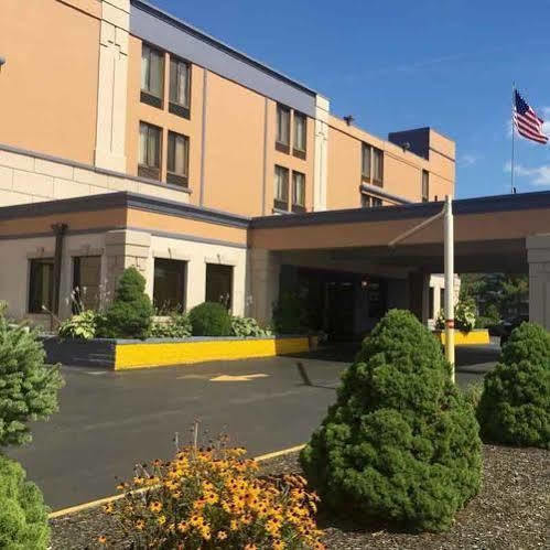Wingate By Wyndham Fishkill Hotel Екстериор снимка